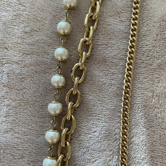 Ann Taylor Gold and Pearl Necklace - Picture 2 of 2